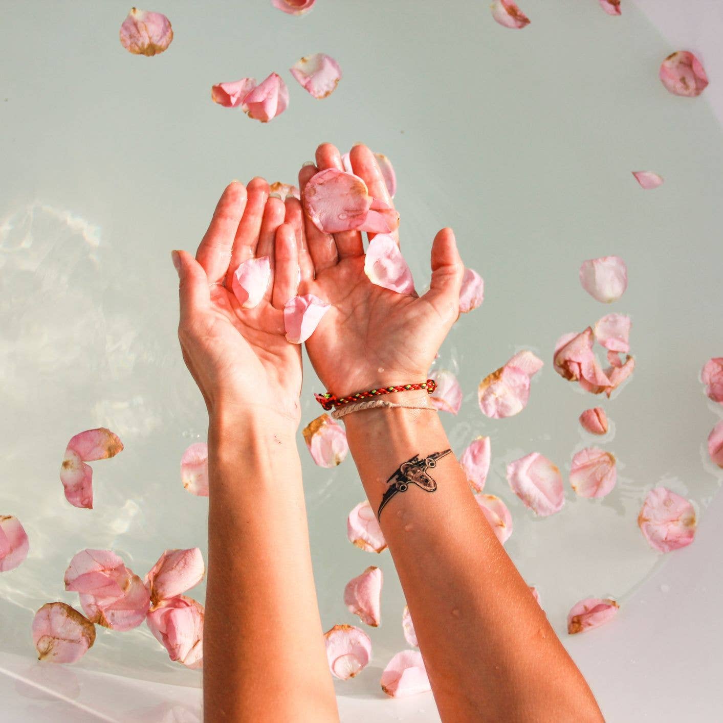 Rose Water (Hydrosol) - 100% Pure | Wholesale Bulk: Plastic / 16oz